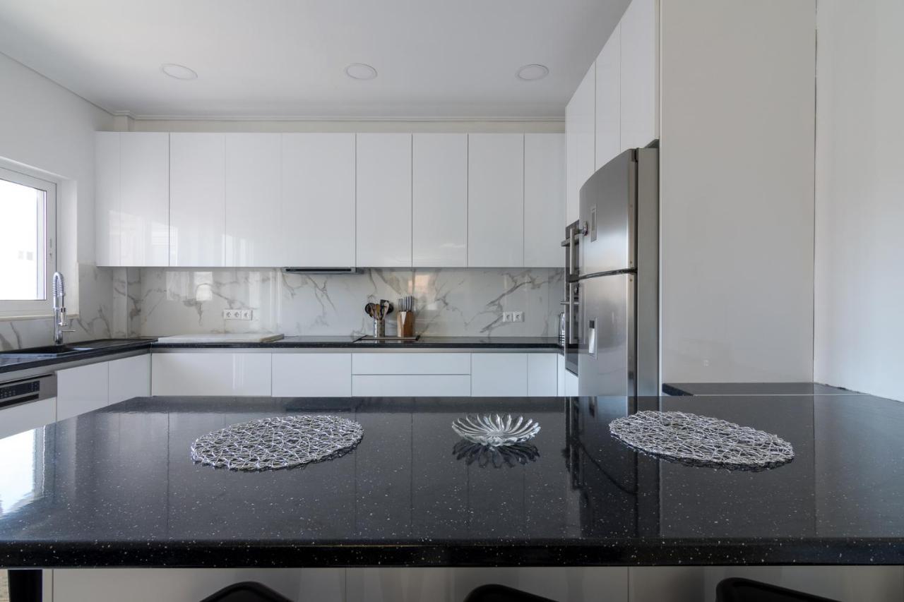 Spacious And Modern Flat For 4 أثينا المظهر الخارجي الصورة